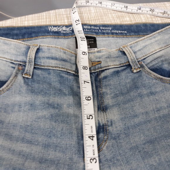 Mossimo Women's Skinny Jeans Size 10/30 Mid Rise Power Stretch Distressed Denim - Picture 8 of 10